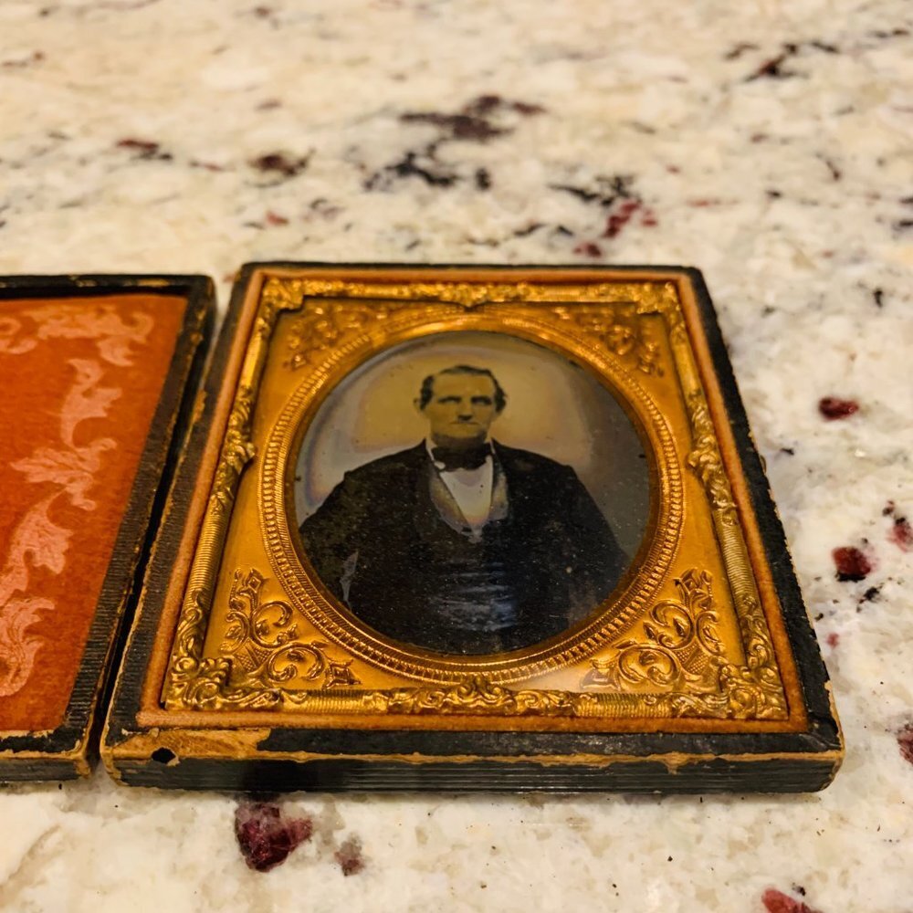 Amazing 1/6 Plate Ambrotype WEALTHY MAN DAGUERREOTYPE - Picture 3 of 10